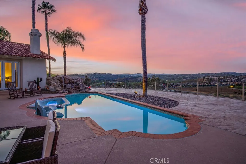 https://cdn.realtyfeed.com/cdn/127/306683154/77a5efc048bb474e949f9c4f6538eee4.webp