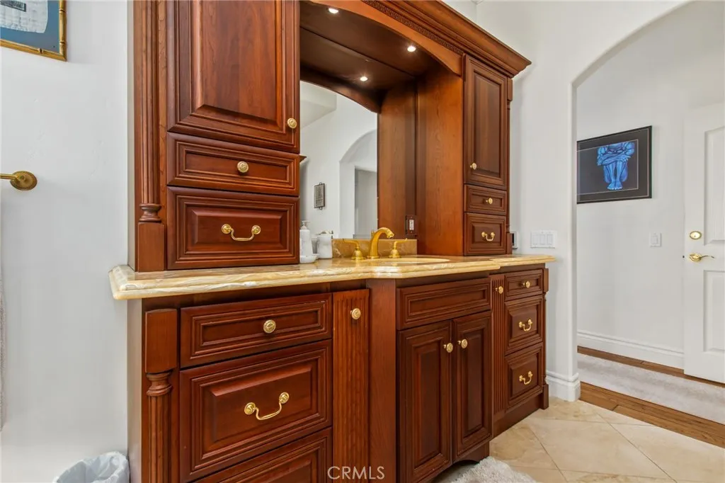 https://cdn.realtyfeed.com/cdn/127/306683154/8c6b7cb1003f35e5410ef3517c39188f.webp