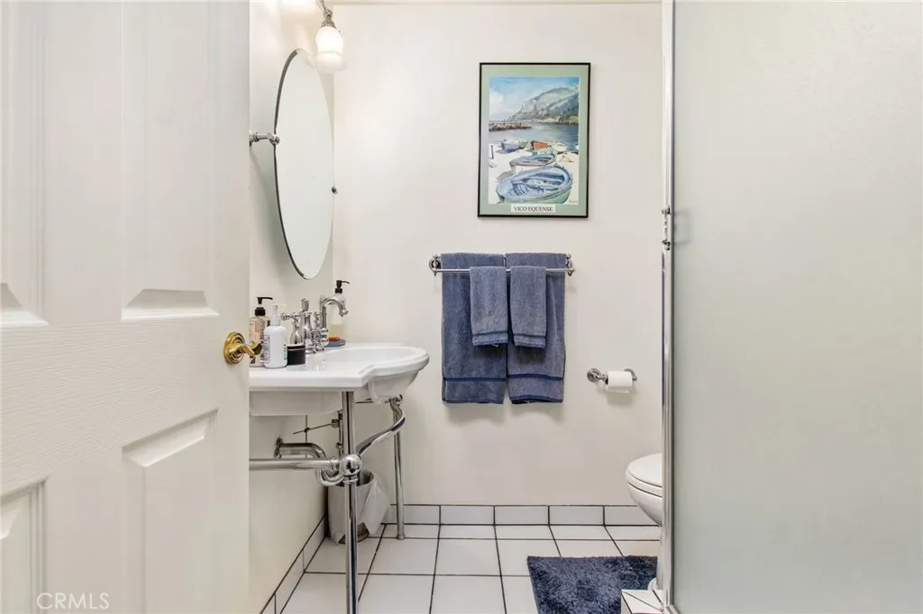 https://cdn.realtyfeed.com/cdn/127/306683154/963ba8801d7f61f7740c4d204e8efc21.webp