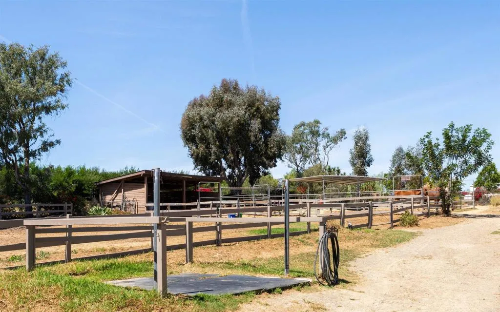 https://cdn.realtyfeed.com/cdn/127/306683170/2ad94c5814286ac961778e7472137d20.webp