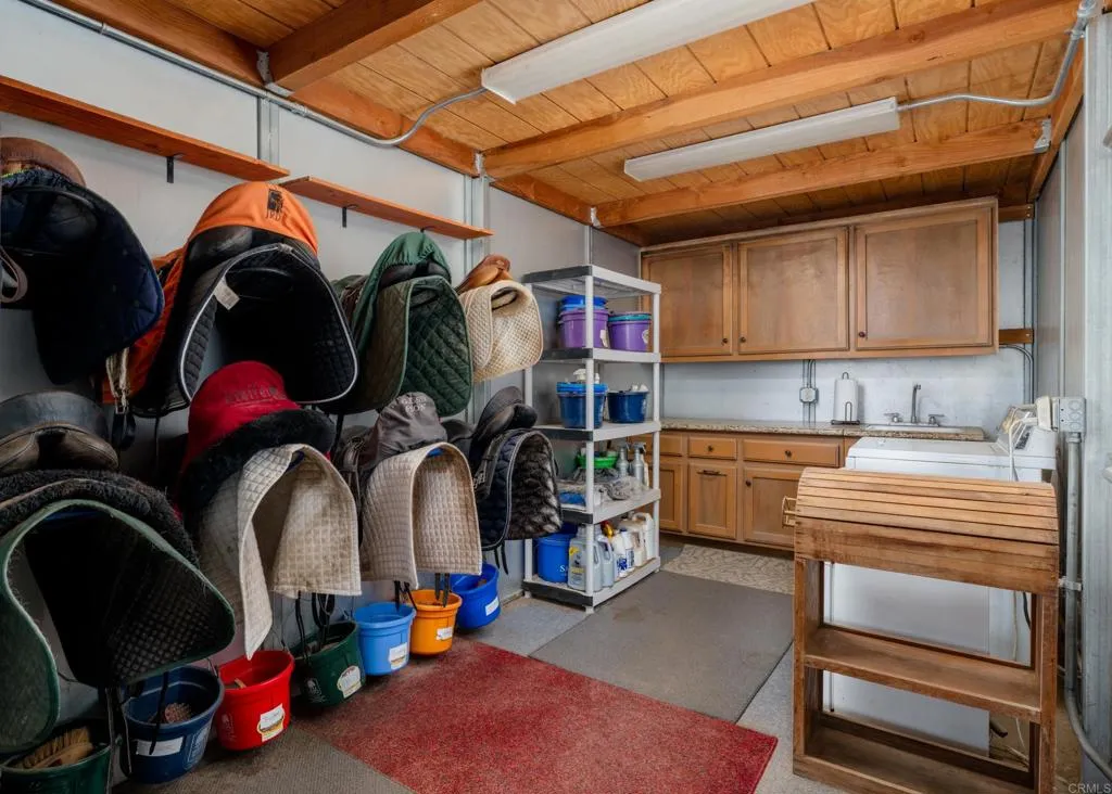 https://cdn.realtyfeed.com/cdn/127/306683170/2c2fa726a21e7f8d7c02c12c0dbdb2ba.webp