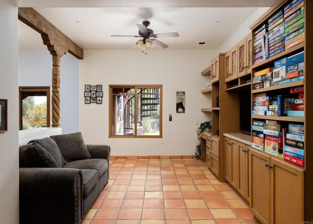 https://cdn.realtyfeed.com/cdn/127/306683170/d5d3215d5deae20fee25d6c8e172b1c2.webp