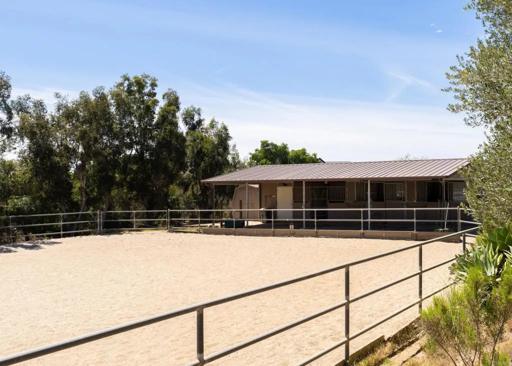 https://cdn.realtyfeed.com/cdn/127/306683170/f527b301e5a7fe359959b3a20882542b.webp