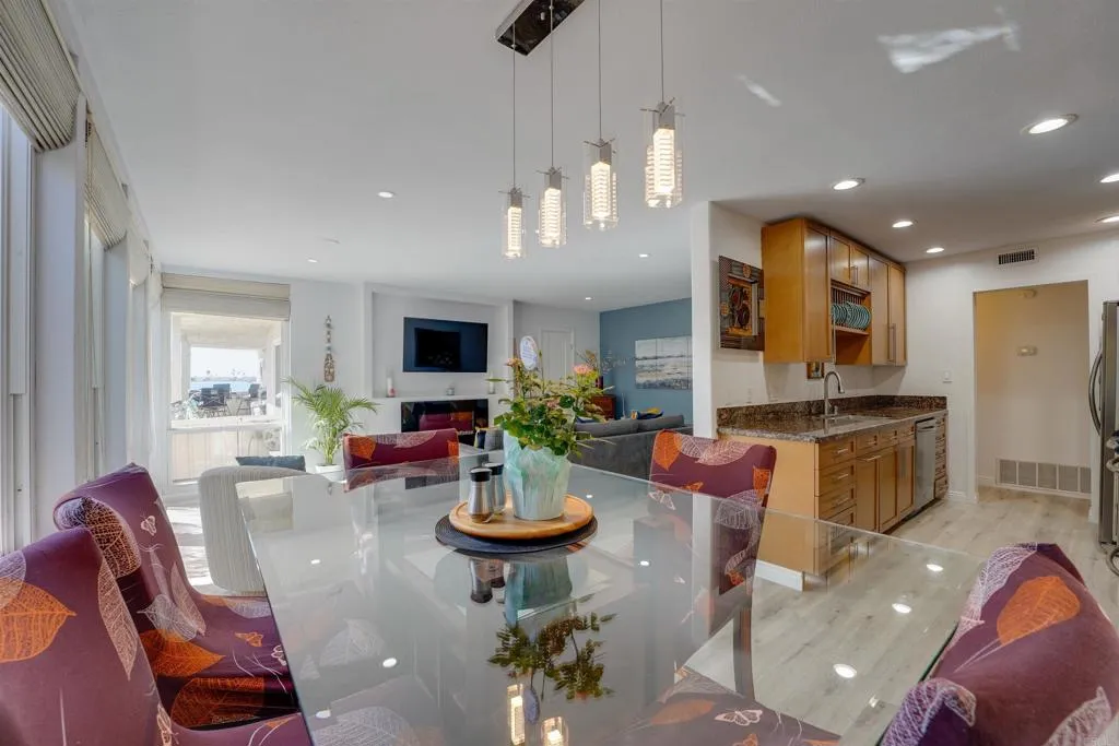 https://cdn.realtyfeed.com/cdn/127/306683177/2dc91c22977f3ffd9261a08d0063c108.webp