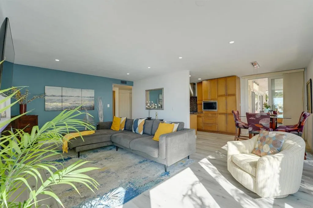 https://cdn.realtyfeed.com/cdn/127/306683177/998559bc8f639bbb1aba51b86eb6142f.webp