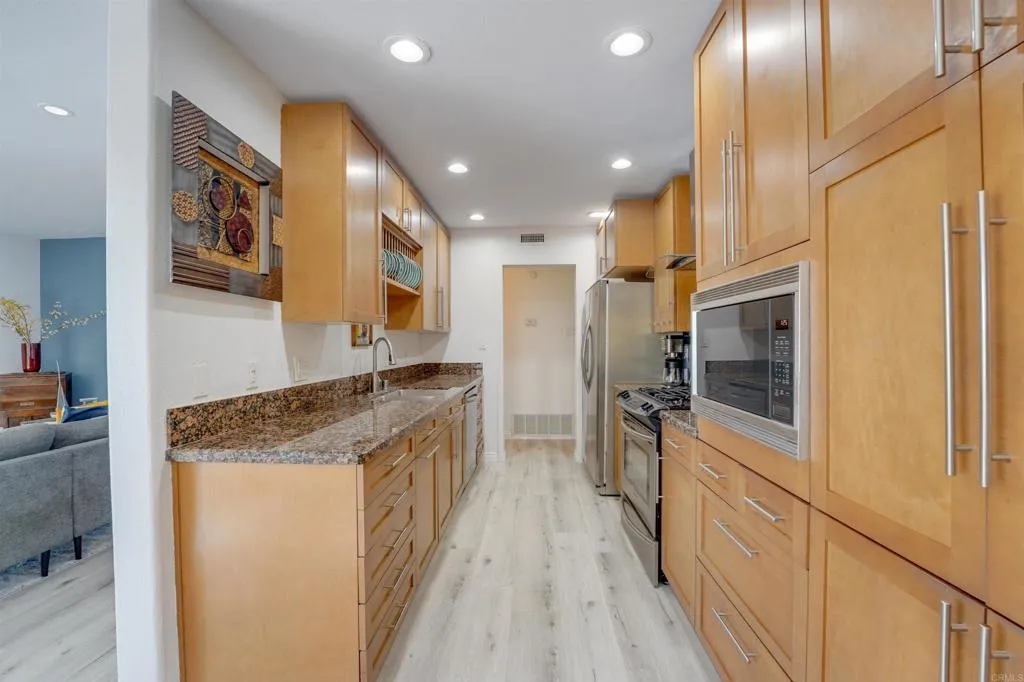 https://cdn.realtyfeed.com/cdn/127/306683177/9b63be41fc30b6f05cb0d736c20a5f1e.webp