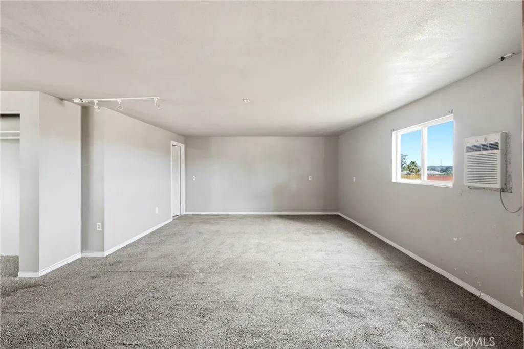 https://cdn.realtyfeed.com/cdn/127/306683188/d98cb1ab127e464b44ddc71d4d1b0622.webp