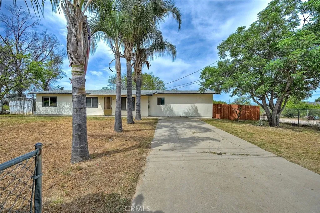 https://cdn.realtyfeed.com/cdn/127/306683188/df57638240c017a9e02312928b66eccd.webp