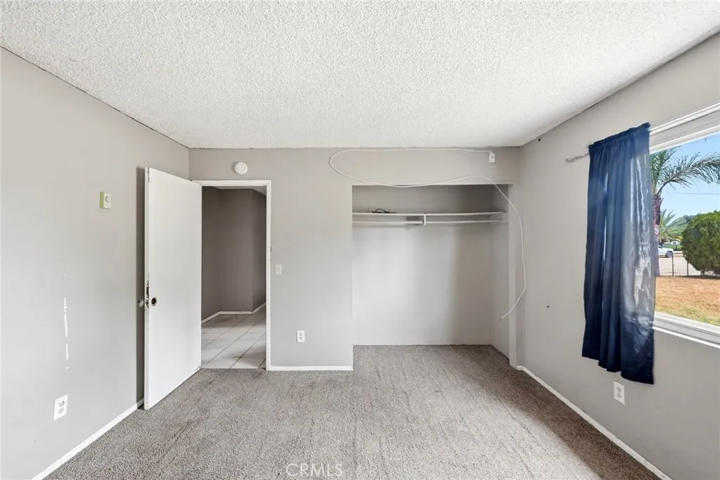 https://cdn.realtyfeed.com/cdn/127/306683188/e9f8fe430bd089df2ad9931063cc1935.webp