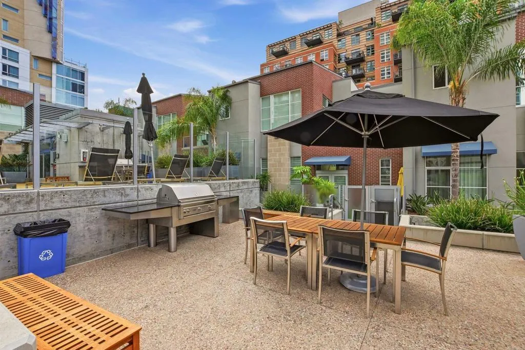 https://cdn.realtyfeed.com/cdn/127/306683231/15f3eb7453d3260fa9a14829419c81a0.webp