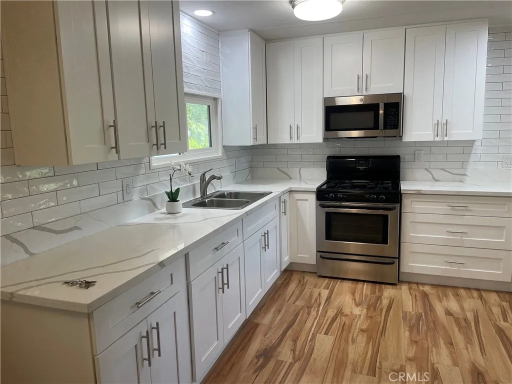 https://cdn.realtyfeed.com/cdn/127/306683248/30b4c4b08cec02ee75cd67a74f2fe838.webp