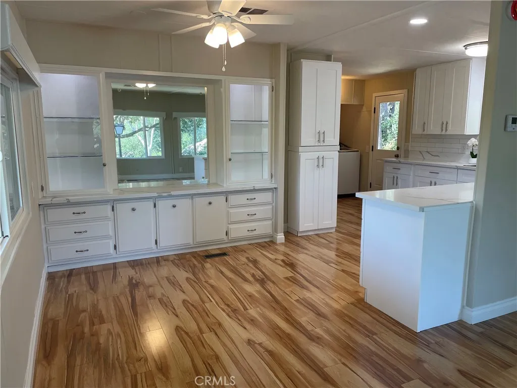 https://cdn.realtyfeed.com/cdn/127/306683248/b3204bd00694b45ca72b997cc9e0d3ce.webp