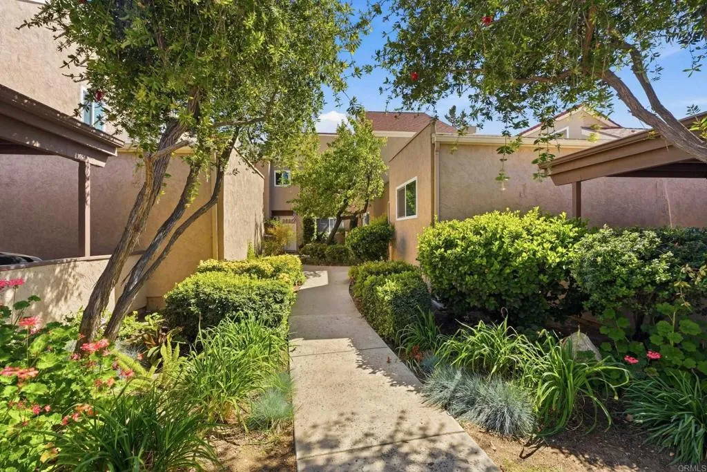 https://cdn.realtyfeed.com/cdn/127/306683265/c4f872105357c3d8b700e9a62248dd55.webp