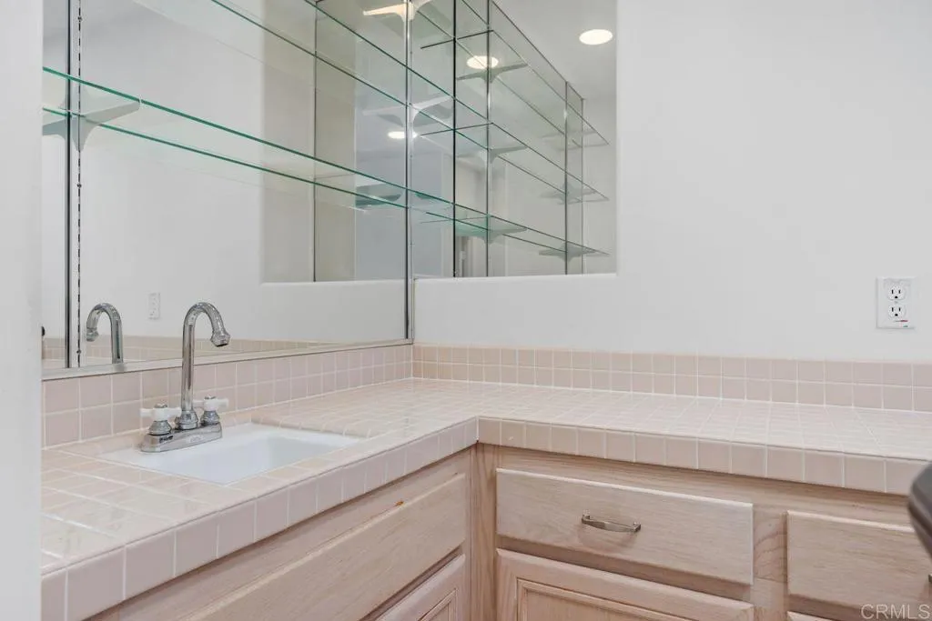 241 Camino Del Postigo, Escondido, CA, 92029