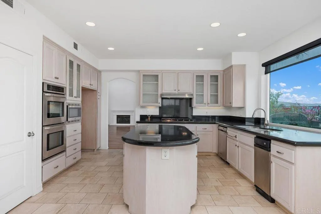 241 Camino Del Postigo, Escondido, CA, 92029