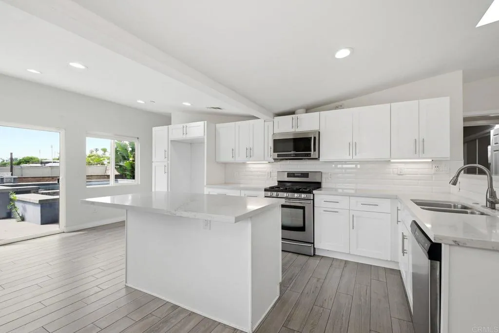 https://cdn.realtyfeed.com/cdn/127/306683373/470068d5950e857a4b060b811962ced2.webp