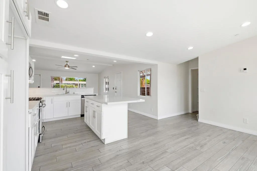 https://cdn.realtyfeed.com/cdn/127/306683373/51815e11938aa37aaac389cb534b47f0.webp