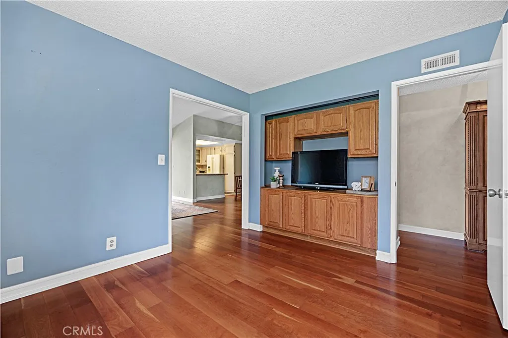 https://cdn.realtyfeed.com/cdn/127/306683463/20bec638d7259dbb569be65e148cc898.webp