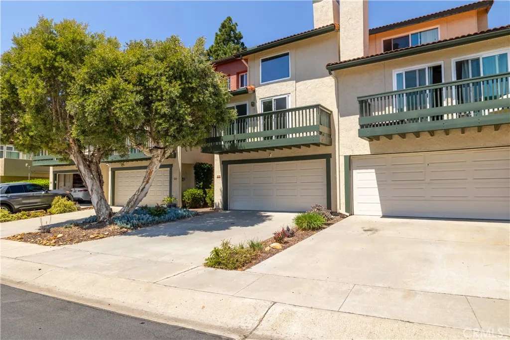 https://cdn.realtyfeed.com/cdn/127/306683622/161d8ed49701632fc6027f9b2e9b22ca.webp