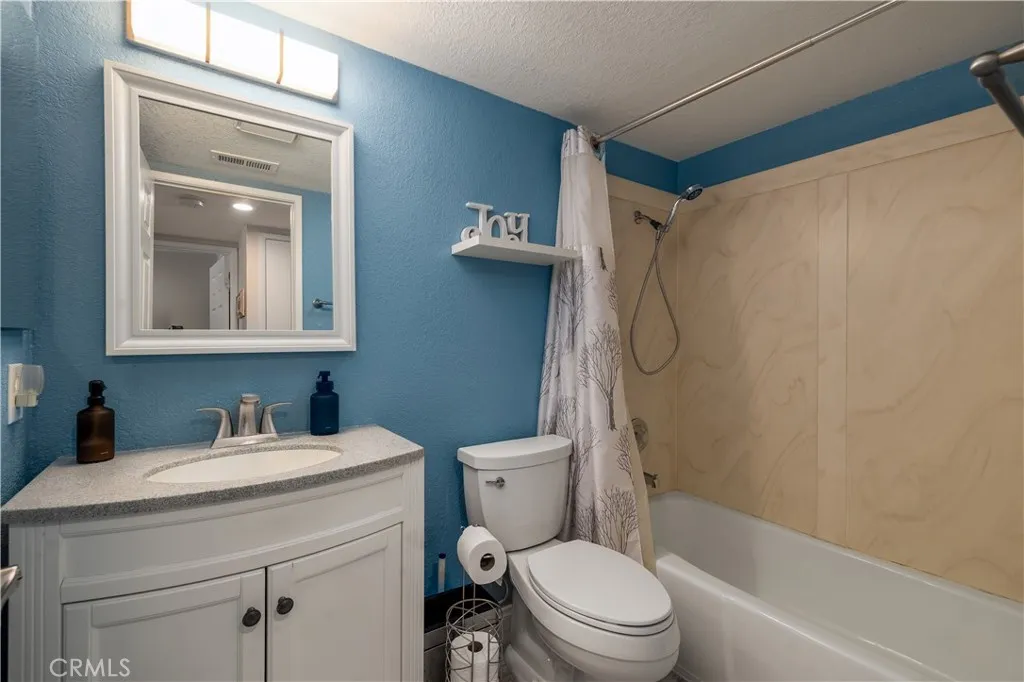 https://cdn.realtyfeed.com/cdn/127/306683622/feefe1b99838c810e71dd3a3846af8a8.webp