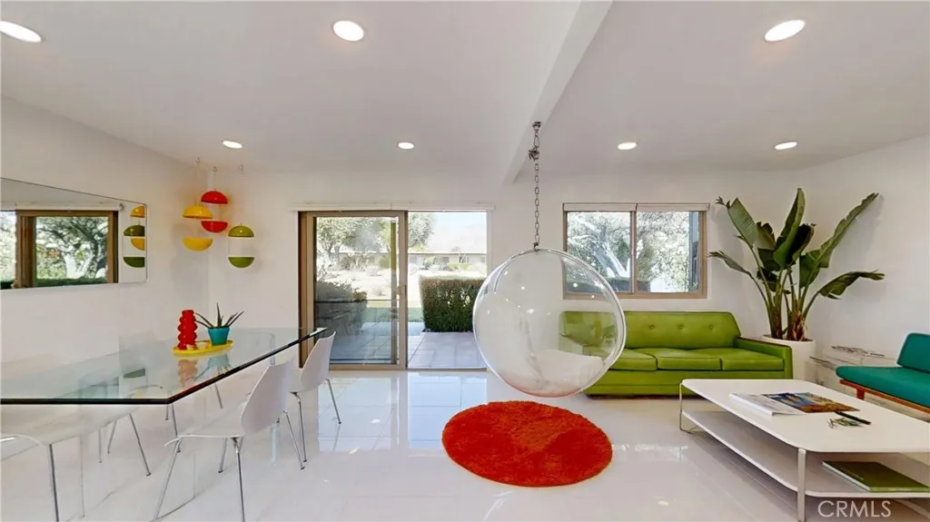 3195 Club Circle West
