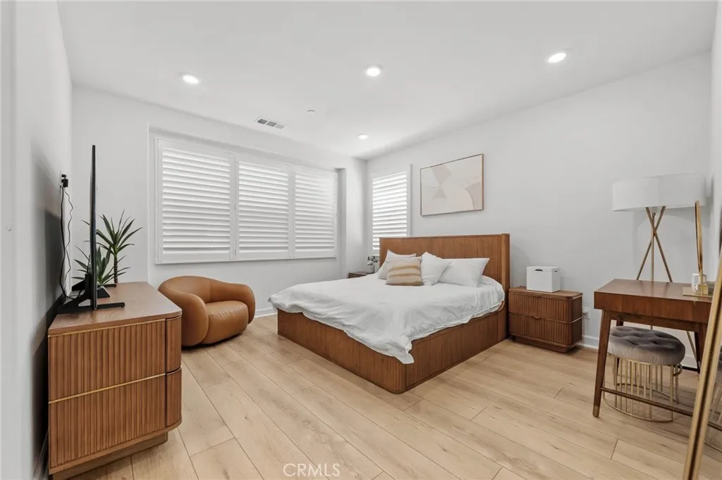 https://cdn.realtyfeed.com/cdn/127/306683728/37383f1fd58577906b568e64b66b21e0.webp