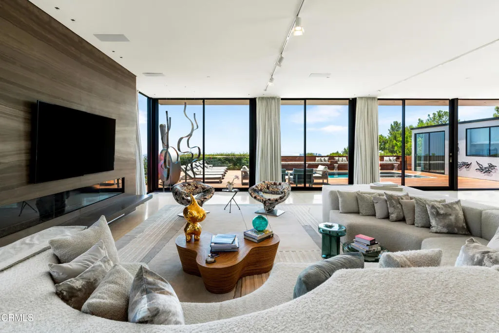 590 Haynes Avenue, Beverly Hills, CA, 90210