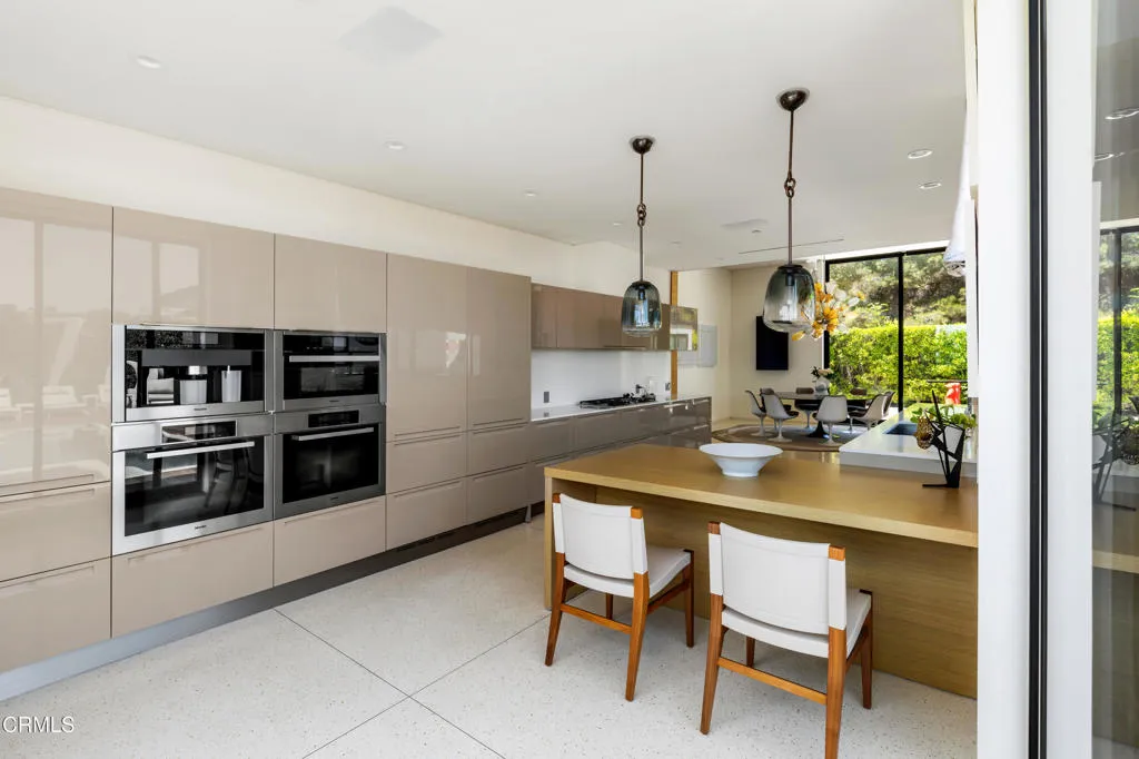 590 Haynes Avenue, Beverly Hills, CA, 90210