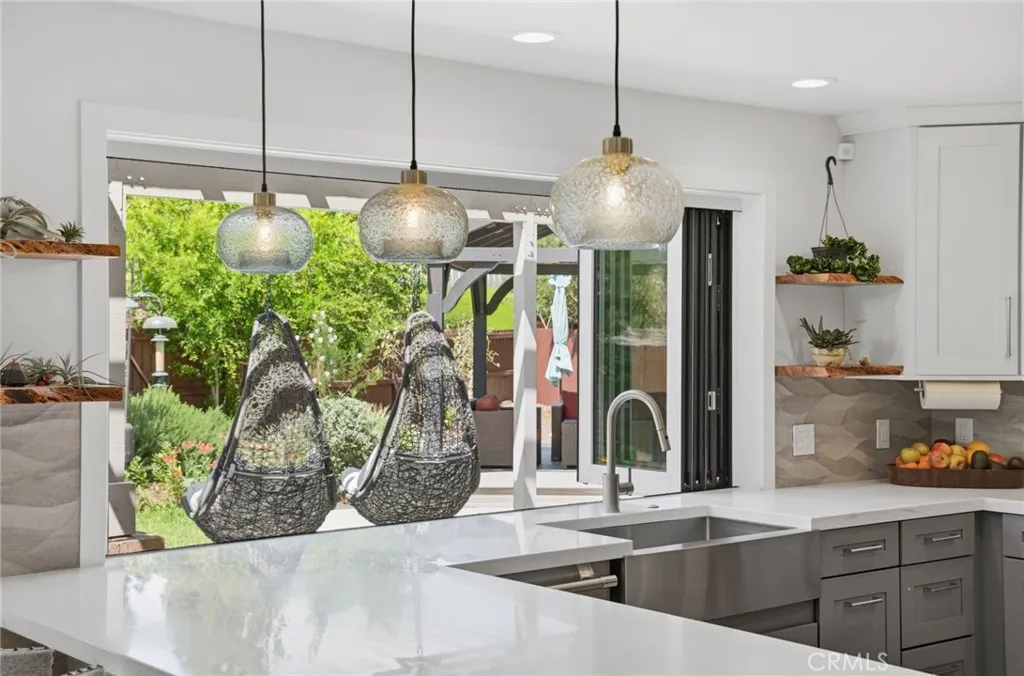 https://cdn.realtyfeed.com/cdn/127/306683811/3658b9c0f3f8407d83060dc3c5f1cc34.webp