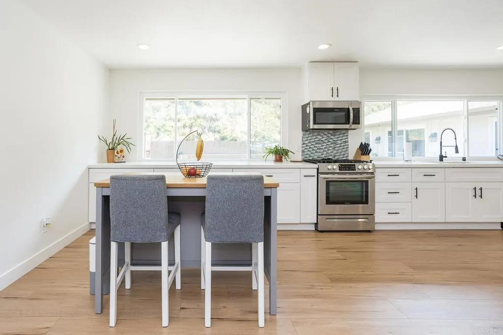 https://cdn.realtyfeed.com/cdn/127/306683874/2ab3c9394cf64007d392667d6f3d8143.webp