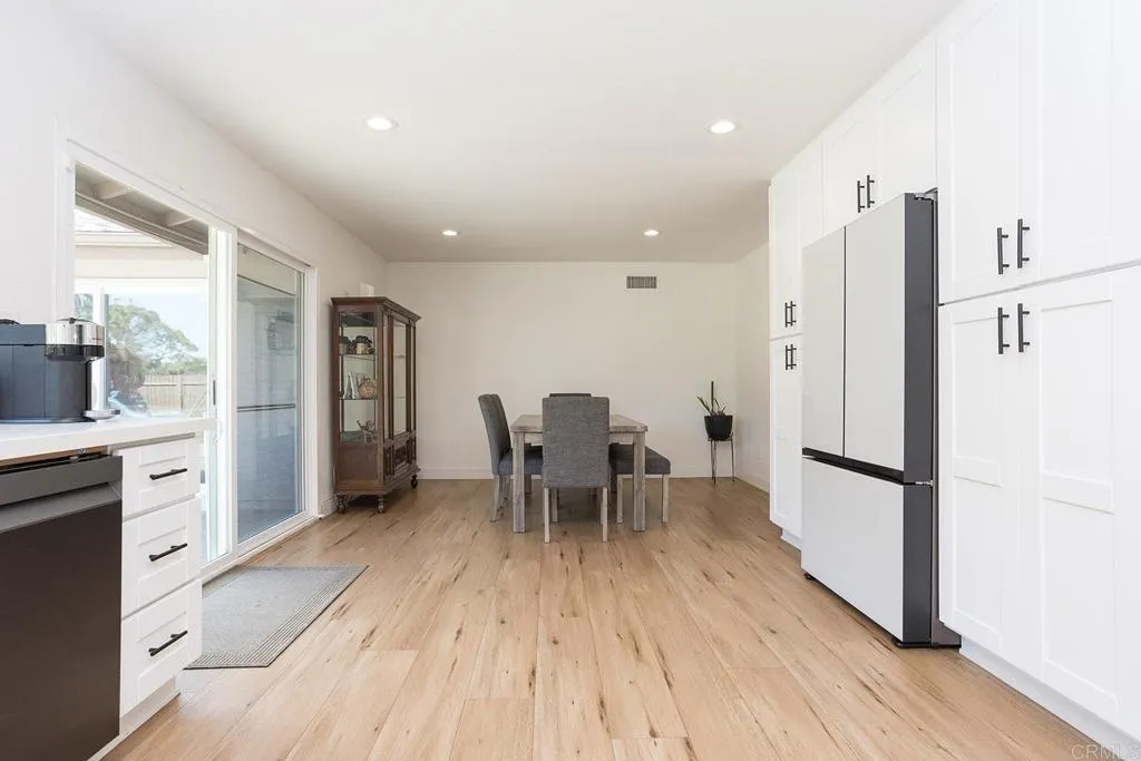 https://cdn.realtyfeed.com/cdn/127/306683874/520336660819bcbef297873d23ccd855.webp