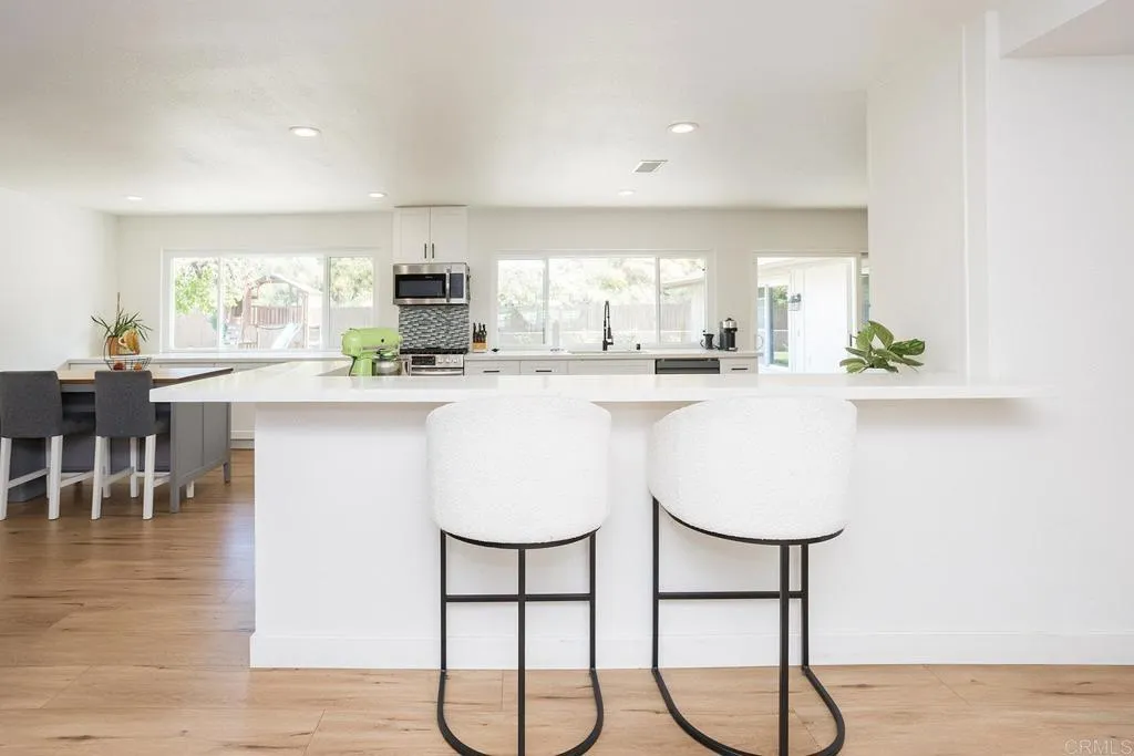 https://cdn.realtyfeed.com/cdn/127/306683874/659bb77caf3061143819d05dc3463b77.webp
