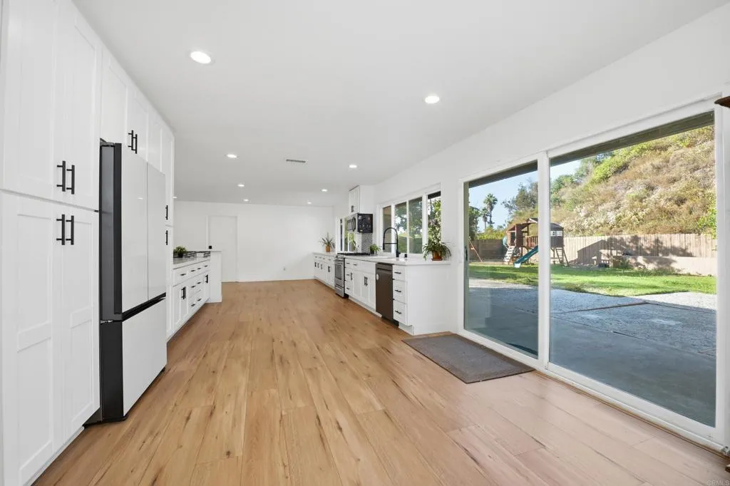 https://cdn.realtyfeed.com/cdn/127/306683874/c01ee46b0b71958f1ed5bddcd95be1b2.webp