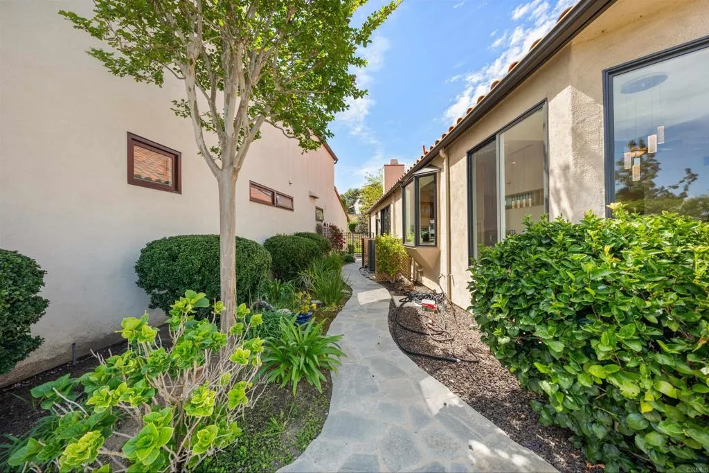 https://cdn.realtyfeed.com/cdn/127/306683887/26d178f171203a39e727fd678ad96ba3.webp