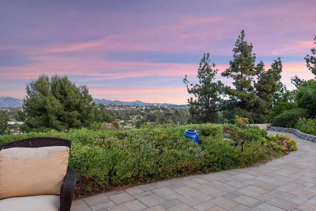 https://cdn.realtyfeed.com/cdn/127/306683887/e6778334f7f3e699bc9ad43a694a5146.webp