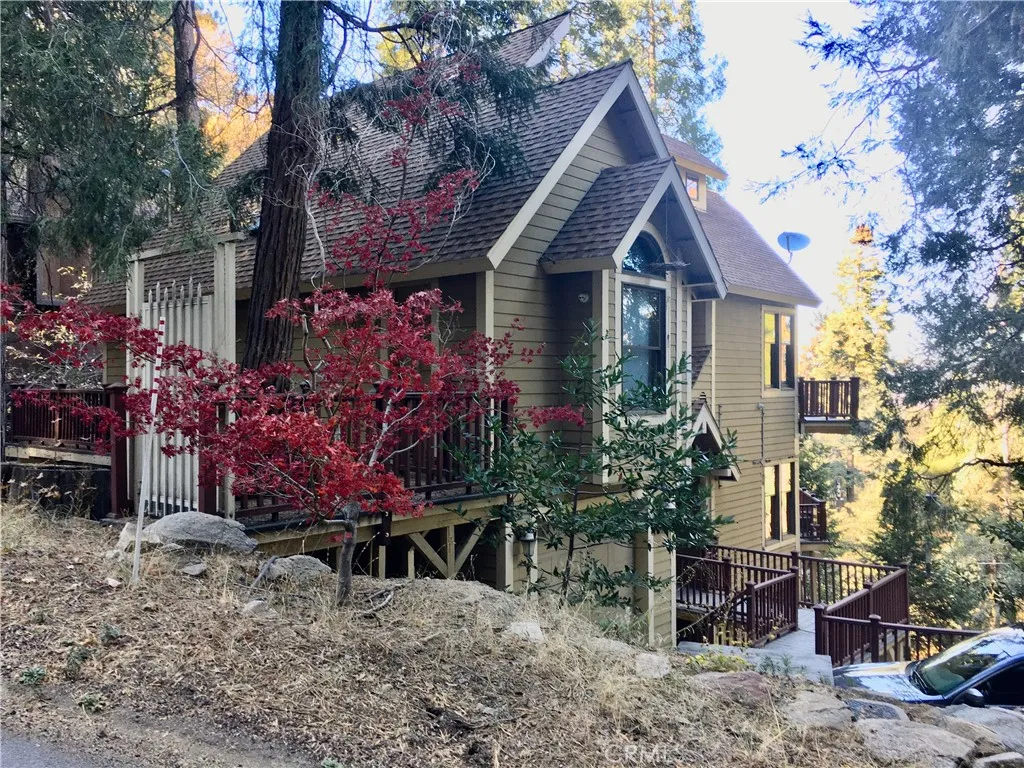Crestline, CA 92325