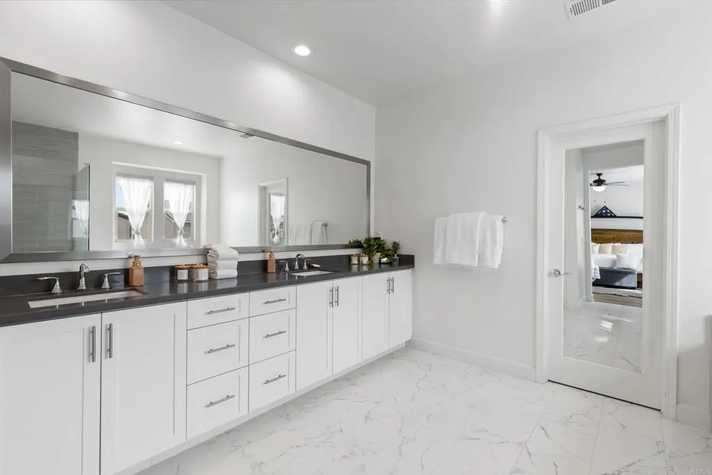 https://cdn.realtyfeed.com/cdn/127/306683943/40de354c542a0bd30d6ad26bf0450f1f.webp