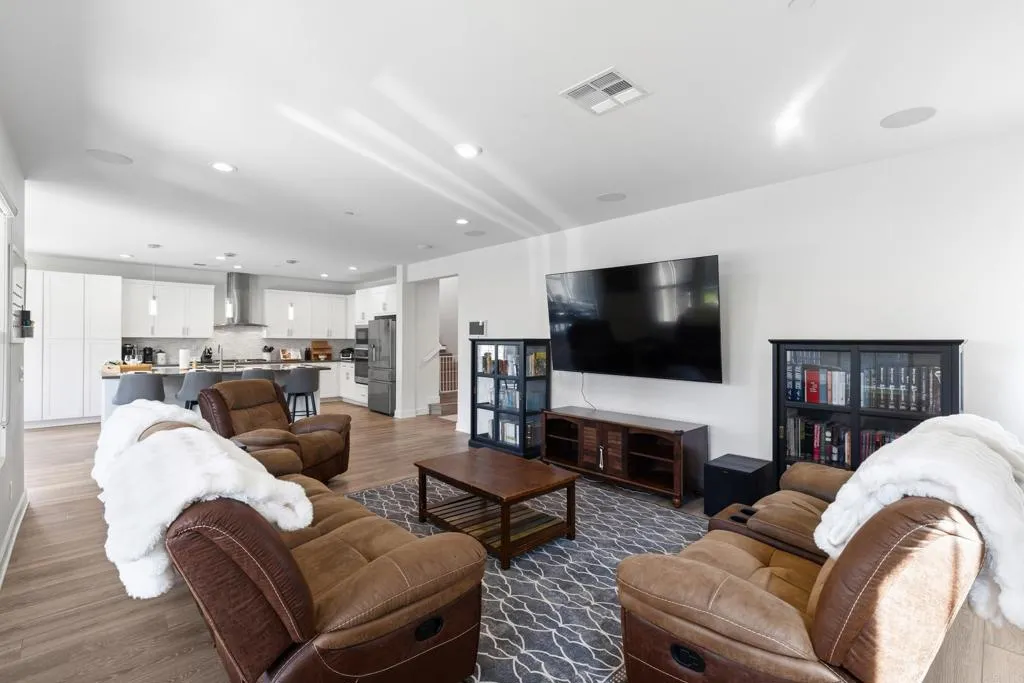 https://cdn.realtyfeed.com/cdn/127/306683943/5a94d842b9ac712711408c218cca15db.webp