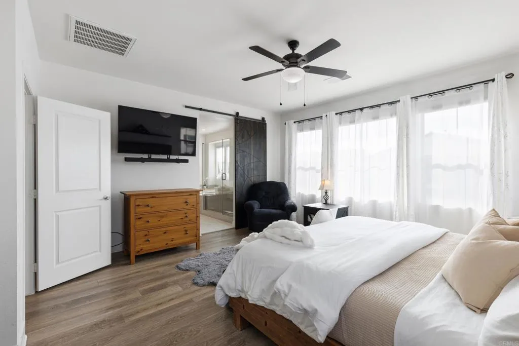 https://cdn.realtyfeed.com/cdn/127/306683943/8d37b7d521167a9c4884dd338e668027.webp