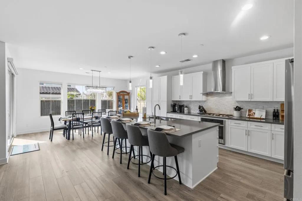 https://cdn.realtyfeed.com/cdn/127/306683943/b31ecdfa2036a8b4aabda58997496ad1.webp