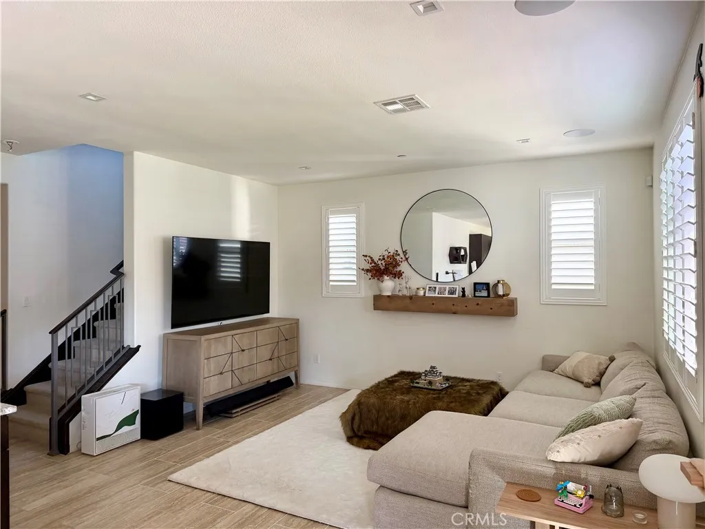 https://cdn.realtyfeed.com/cdn/127/306684008/c5dafb06127f5a0e2d576a8e70385c43.webp