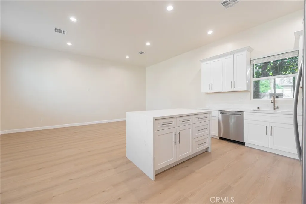 7514 Forbes Avenue, Lake Balboa, CA 91406 - Photo 2 of 15, Lake Balboa, CA