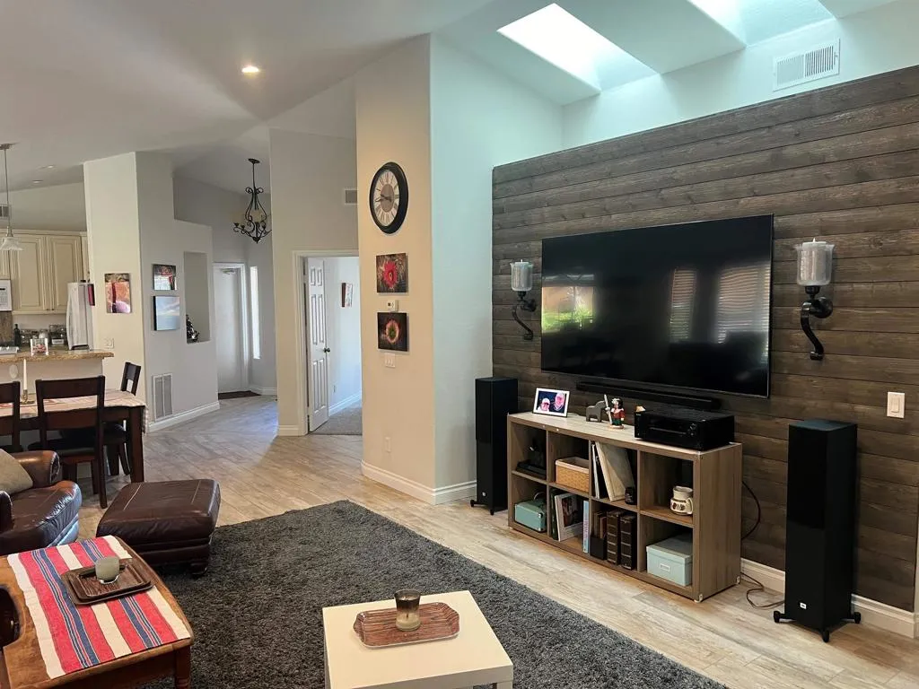 https://cdn.realtyfeed.com/cdn/127/306684127/04e2eda8efa157a5f97b94d3e5cc5f2e.webp