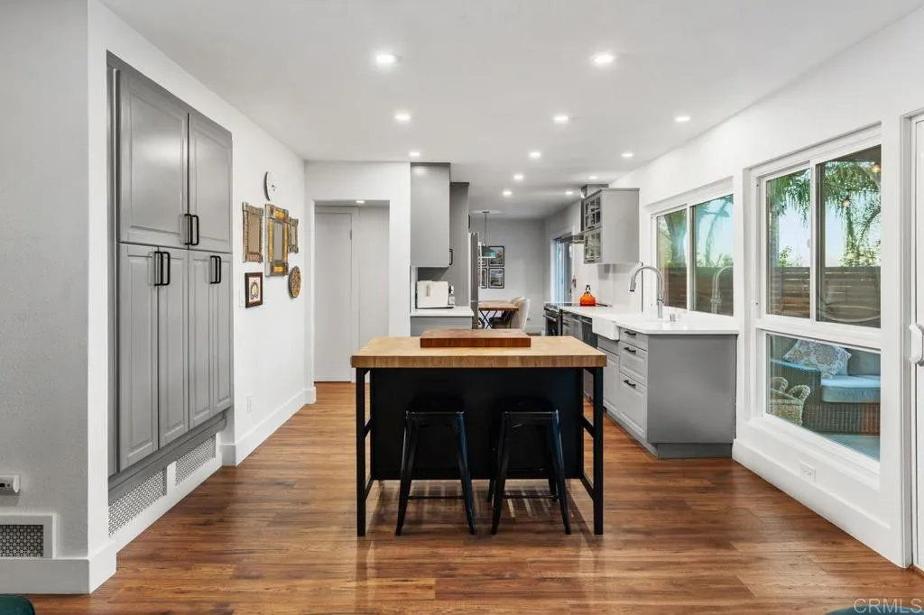 https://cdn.realtyfeed.com/cdn/127/306684179/31732940cf1268ceb07b918f2ee6a814.webp