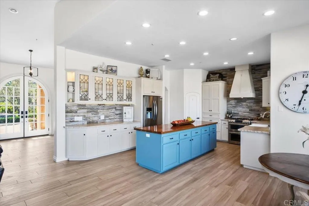 https://cdn.realtyfeed.com/cdn/127/306684223/2f1293c32db5c10882b80ae8ba7152ee.webp