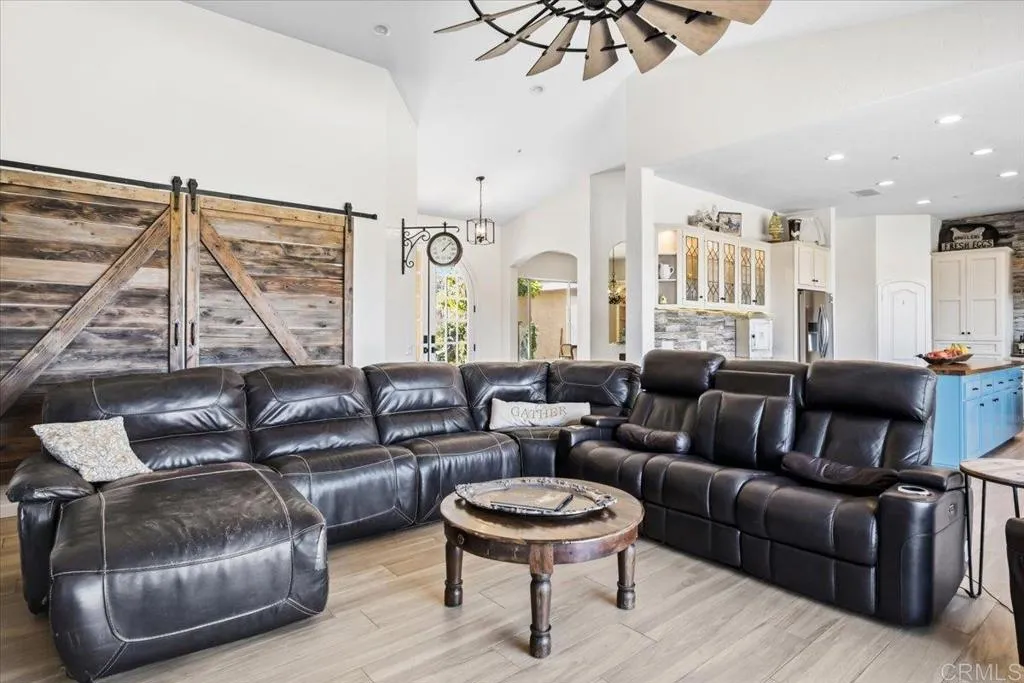 https://cdn.realtyfeed.com/cdn/127/306684223/33d39611d38e03dc1f4c15f4d387ed9b.webp