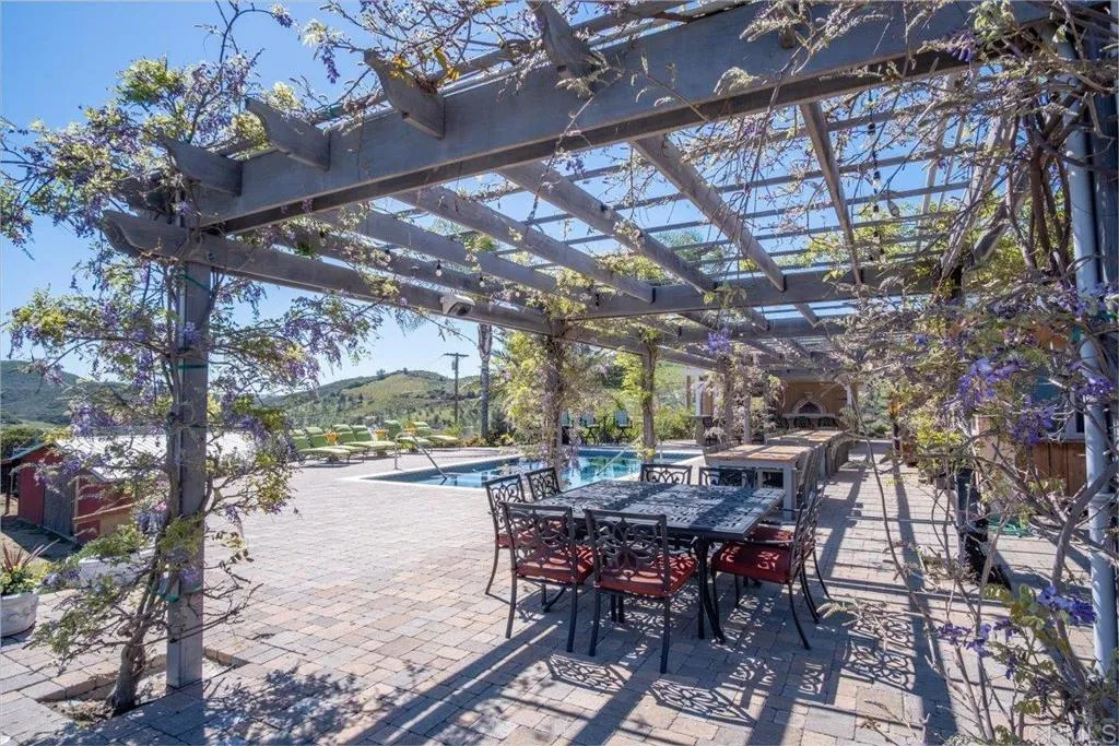https://cdn.realtyfeed.com/cdn/127/306684223/a1c7463e941894025c13069546fc6000.webp