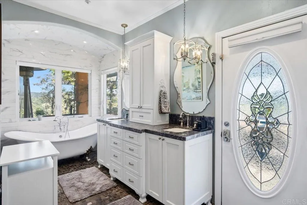 https://cdn.realtyfeed.com/cdn/127/306684223/ac7e79f43898a59defb57c165386587b.webp