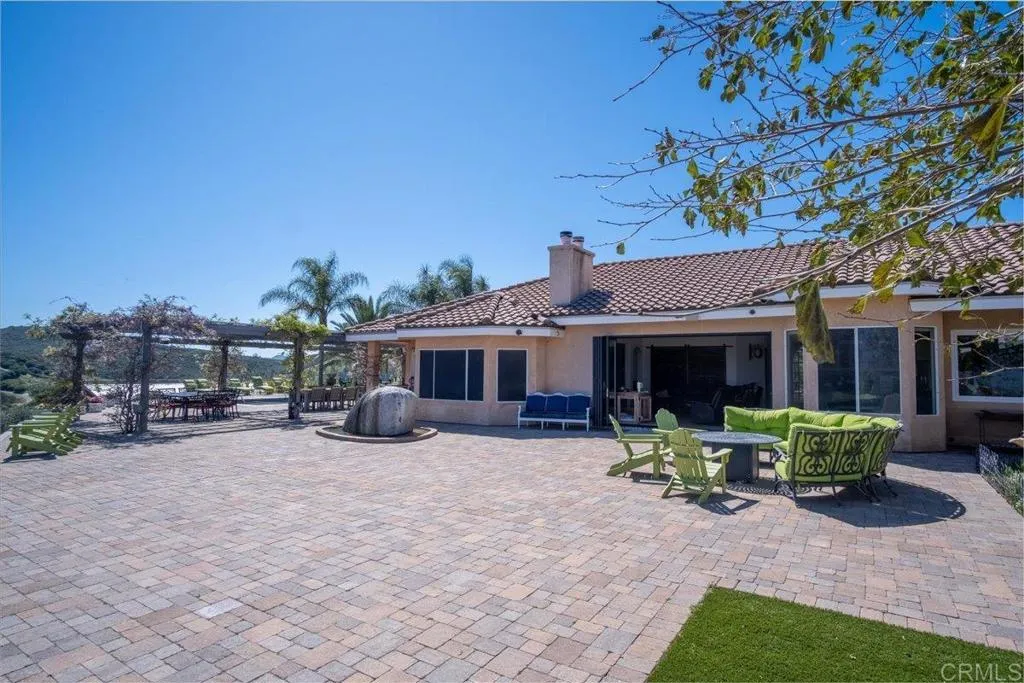 https://cdn.realtyfeed.com/cdn/127/306684223/db6cb2d59fe14416ab5da510c2e3213f.webp