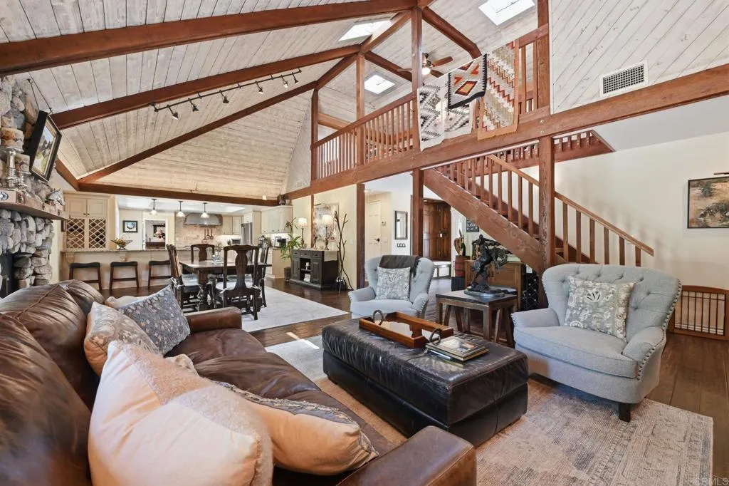 https://cdn.realtyfeed.com/cdn/127/306684226/00edbf279bd5bb2cd6377e532c5226c2.webp